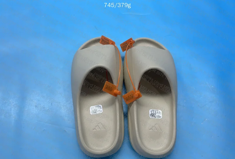 Yeezy Slide - Bone 2