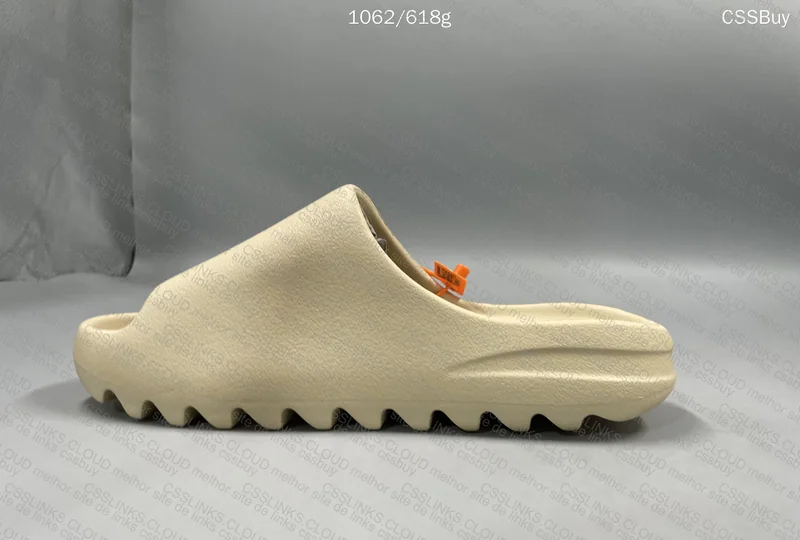 Yeezy Slide Bone ZOK 4
