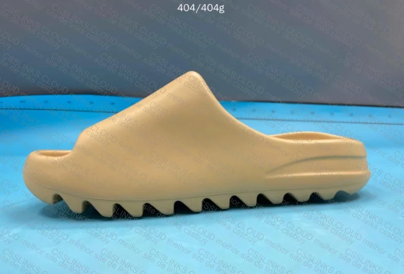 Yeezy Slide color Sand 3