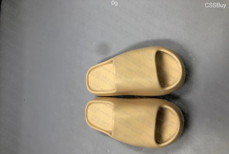 Yeezy Slide “Desert” 3