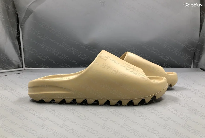 Yeezy Slide “Desert” 6