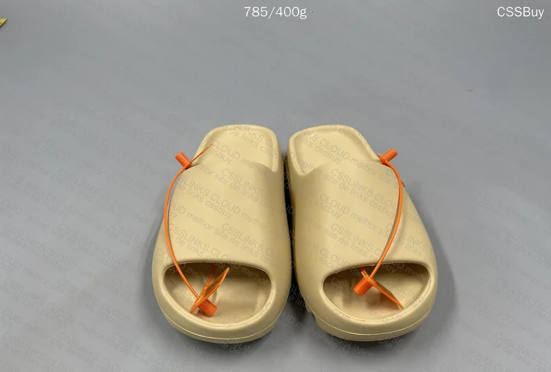 Yeezy Slide Desert Sand 2