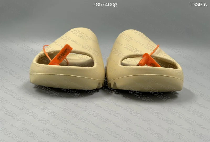 Yeezy Slide Desert Sand 3