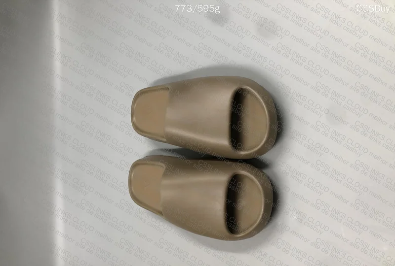 Yeezy Slide Earth Brown 2