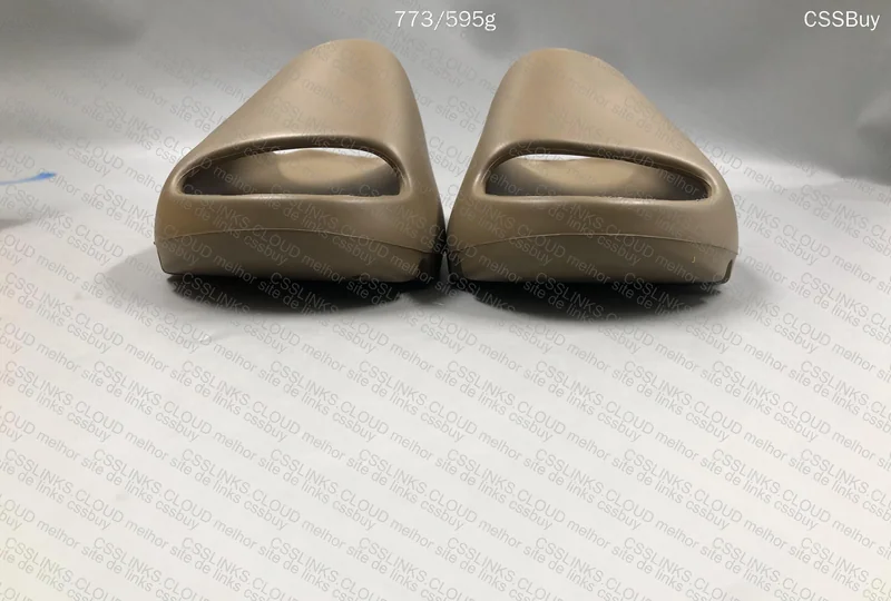Yeezy Slide Earth Brown 3