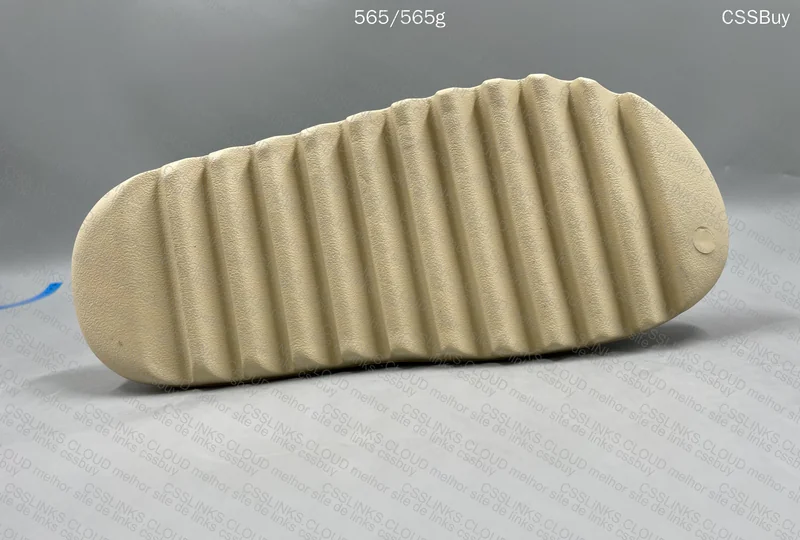 Yeezy Slide Gigante 4