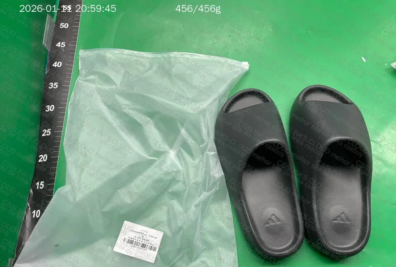 Yeezy Slide- GL?