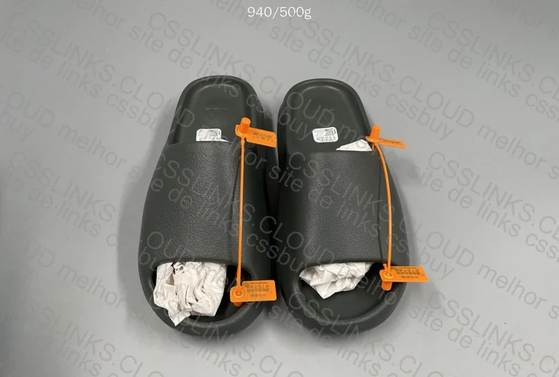 Yeezy Slide Granite