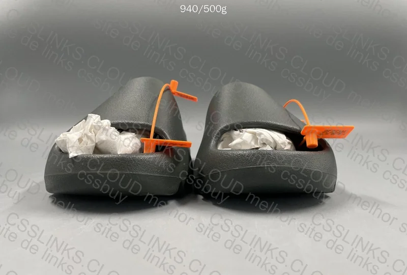 Yeezy Slide Granite 2