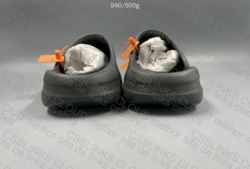 Yeezy Slide Granite 3