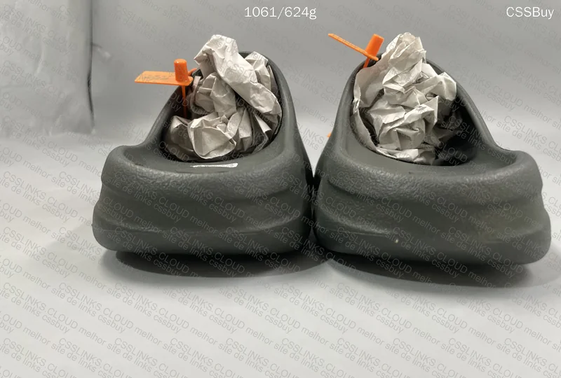 Yeezy Slide Granite ZOK 3