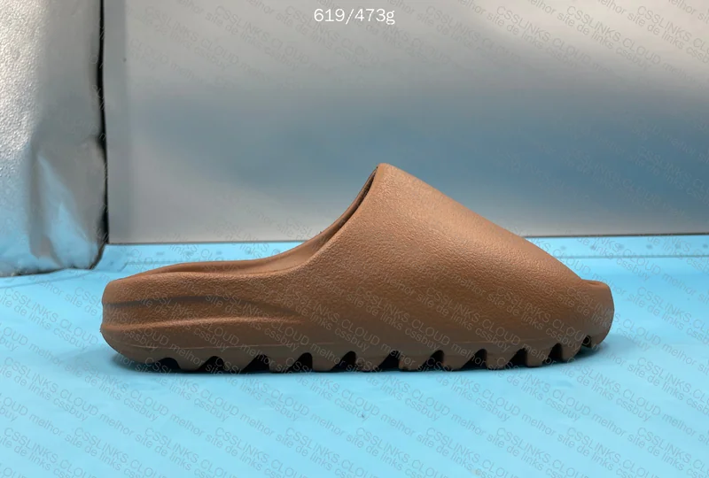 Yeezy Slide Free 4