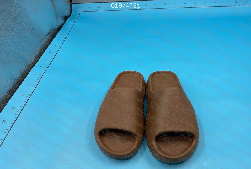 Yeezy Slide Free 5