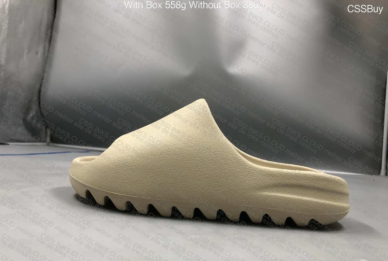 Yeezy Slide LW 4