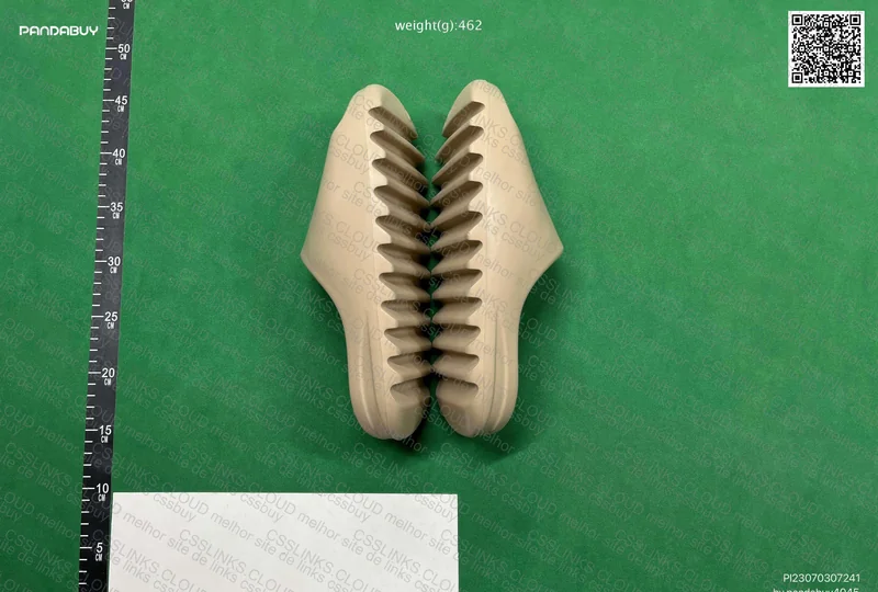 YEEZY SLIDE LW 4