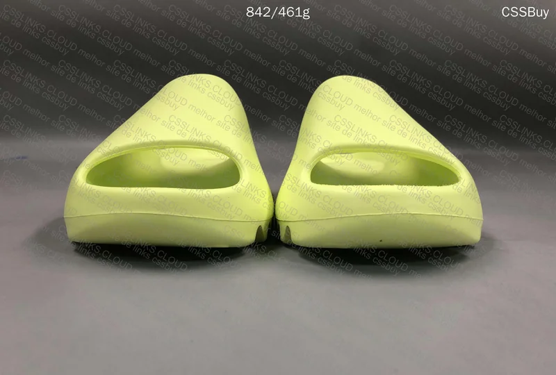 Yeezy Slide LW 3