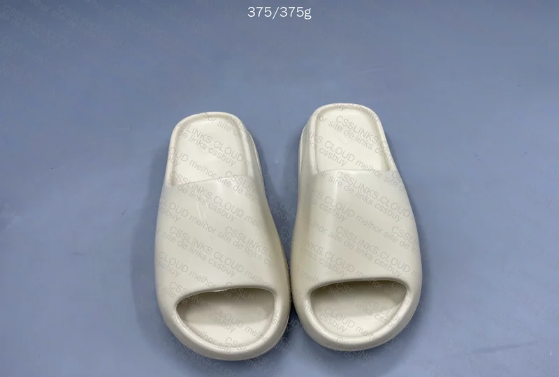 Yeezy Slide LW 4