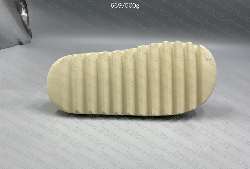 Yeezy Slide LW 10