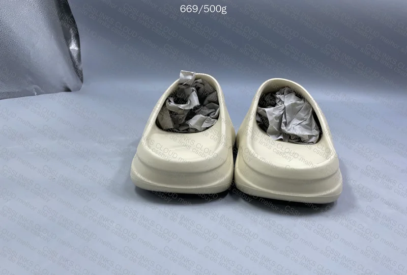 Yeezy Slide LW 3