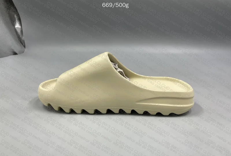 Yeezy Slide LW 4