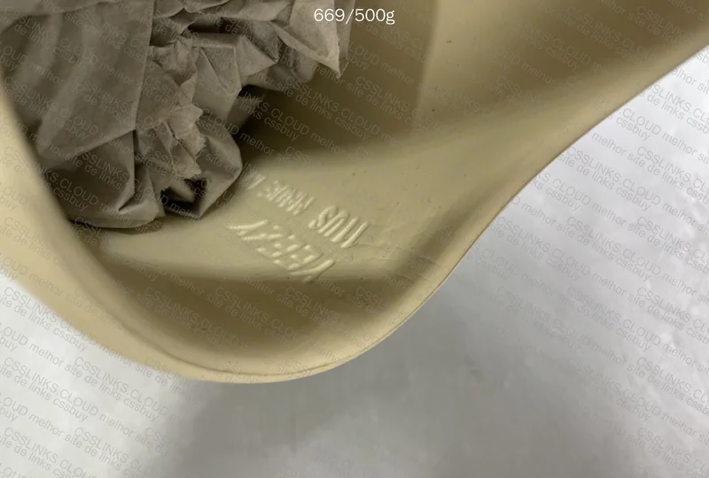 Yeezy Slide LW 9