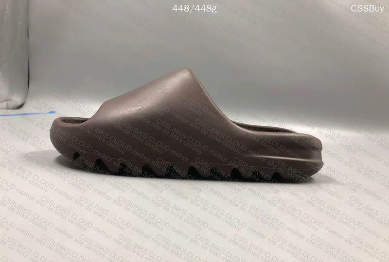 Yeezy Slide (LW B) 9