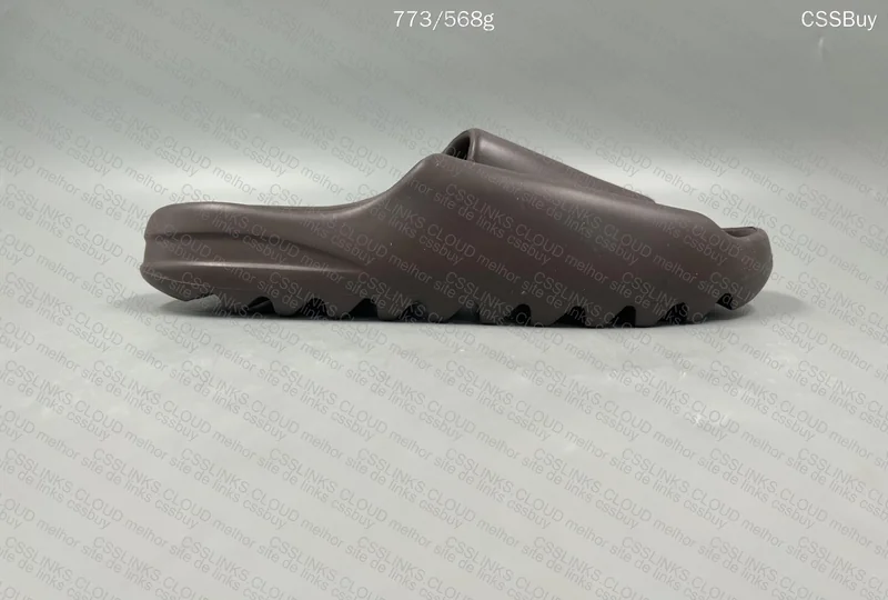 yeezy slide LW b 4