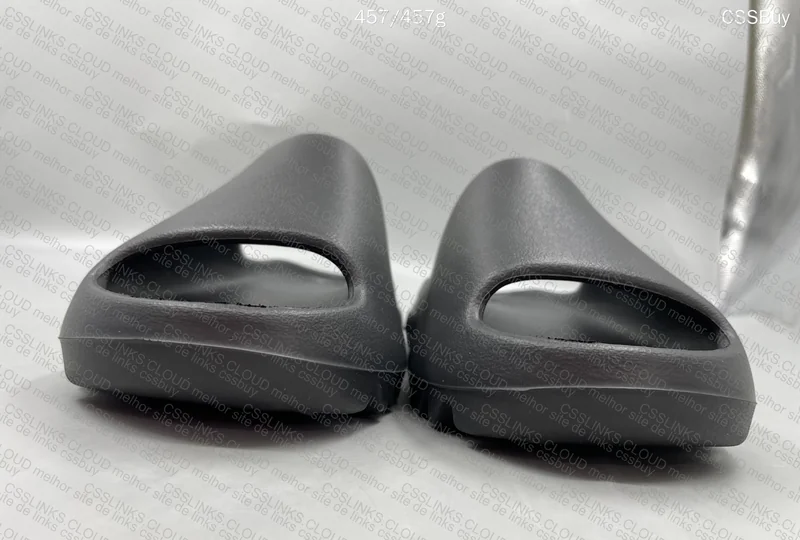 Yeezy Slide LW B 3
