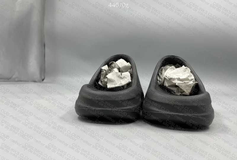 Yeezy Slide - LW B 4
