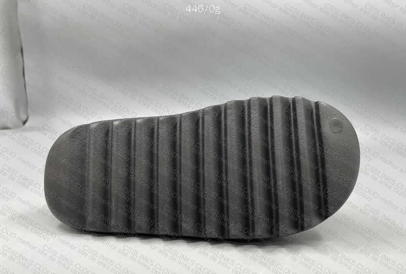 Yeezy Slide - LW B 8