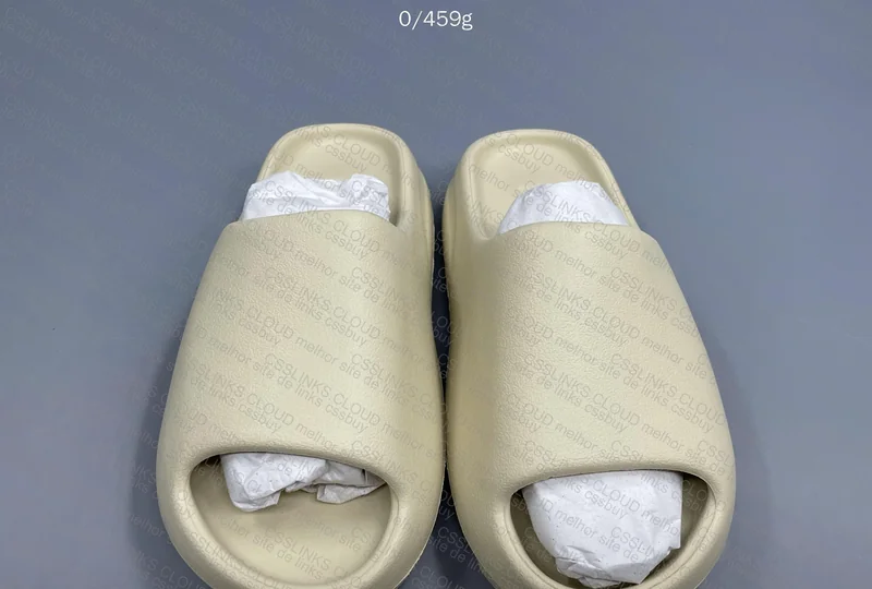 Yeezy Slide LW B