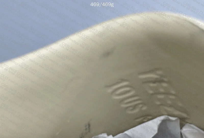 Yeezy Slide (LW-B) 10