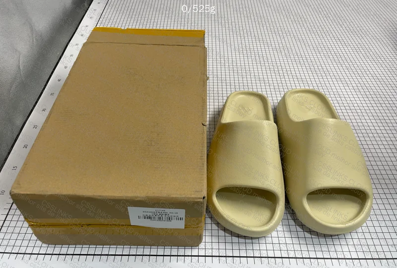 Yeezy Slide - LW B 3