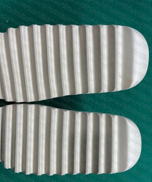 Yeezy slide LW B 2
