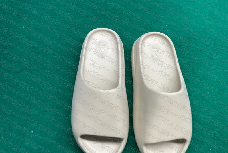 Yeezy slide LW B 3