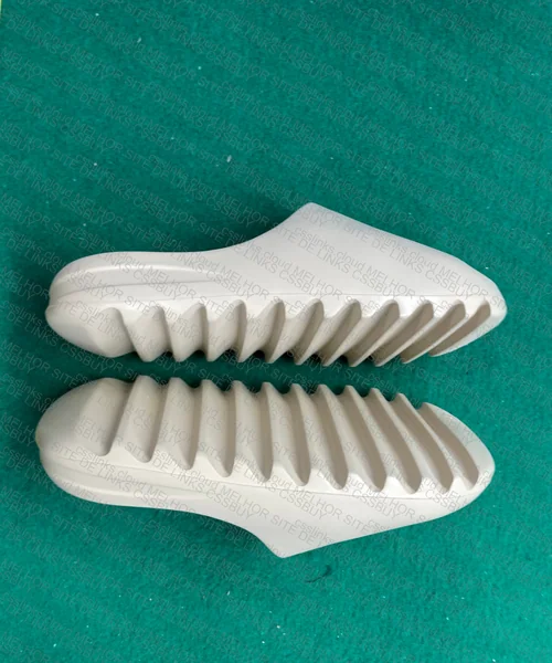Yeezy slide LW B 4