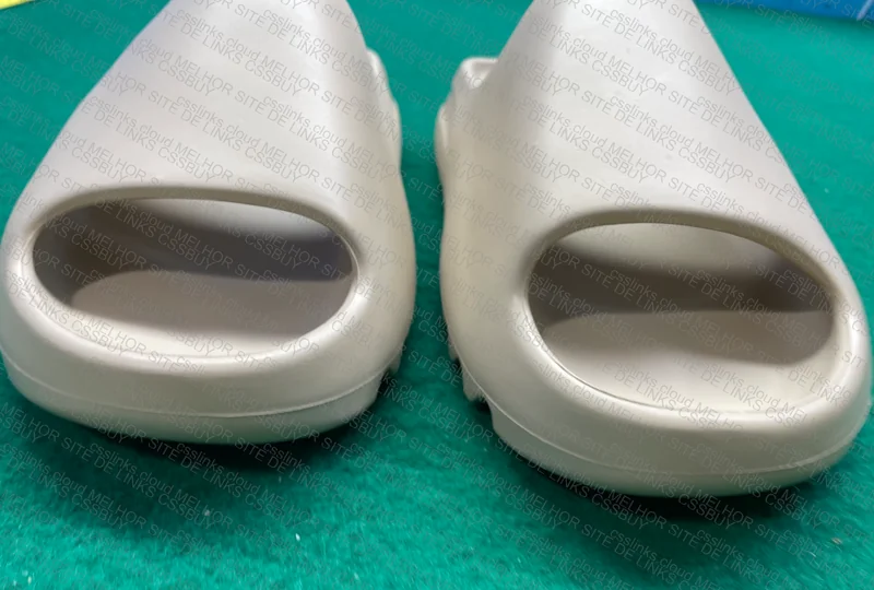 Yeezy slide LW B 5