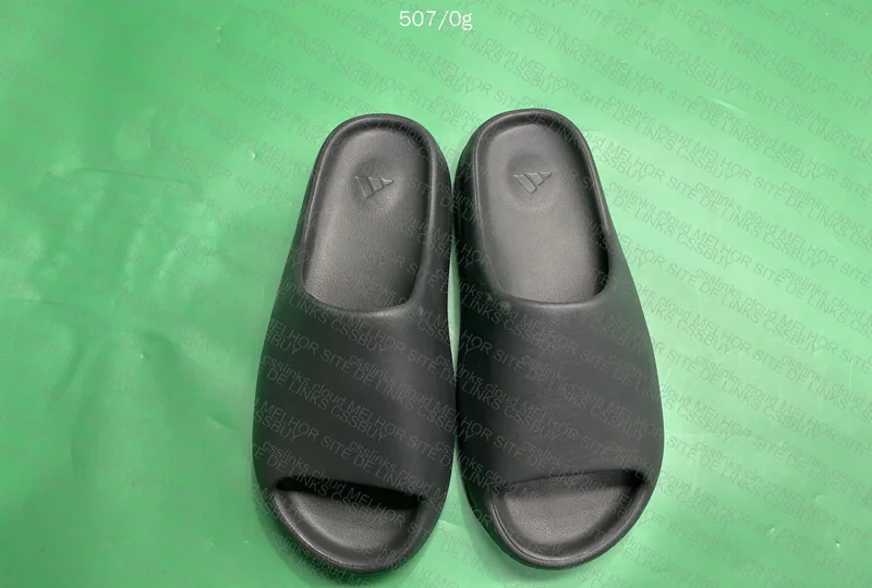 Yeezy Slide LW [B]