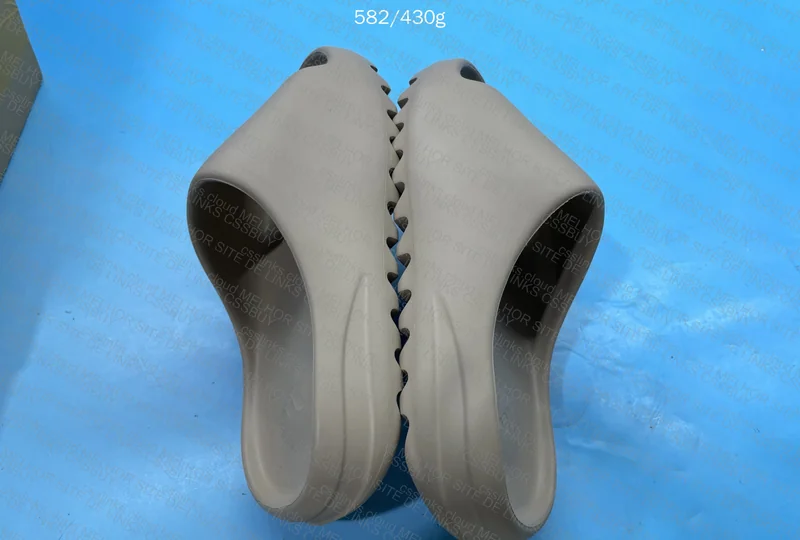 Yeezy Slide Lw B 55¥ 3