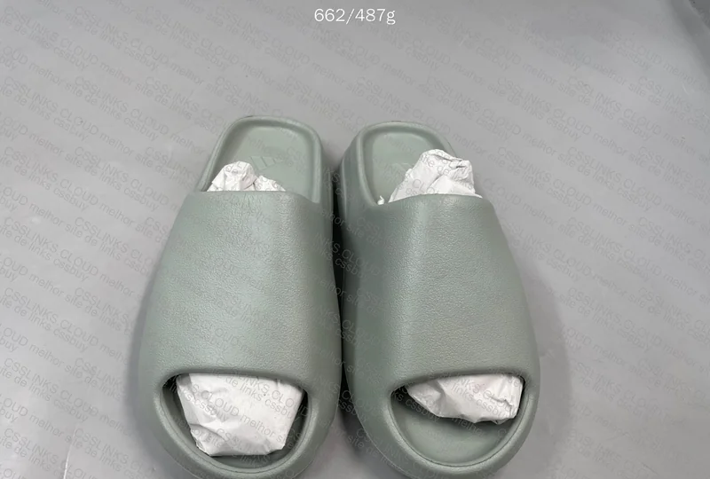 Yeezy Slide LW B GL?