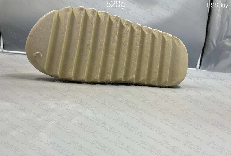 Yeezy Slide (LW B Grade)