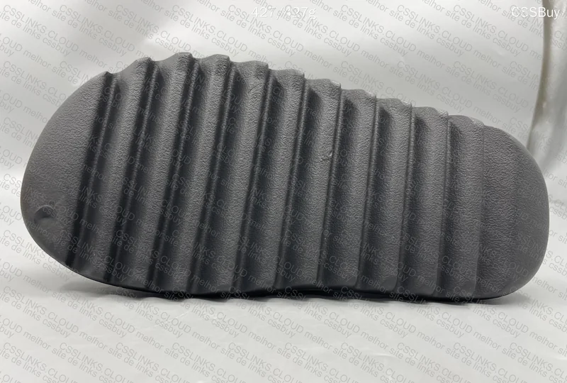 Yeezy slide LW B Grade 6