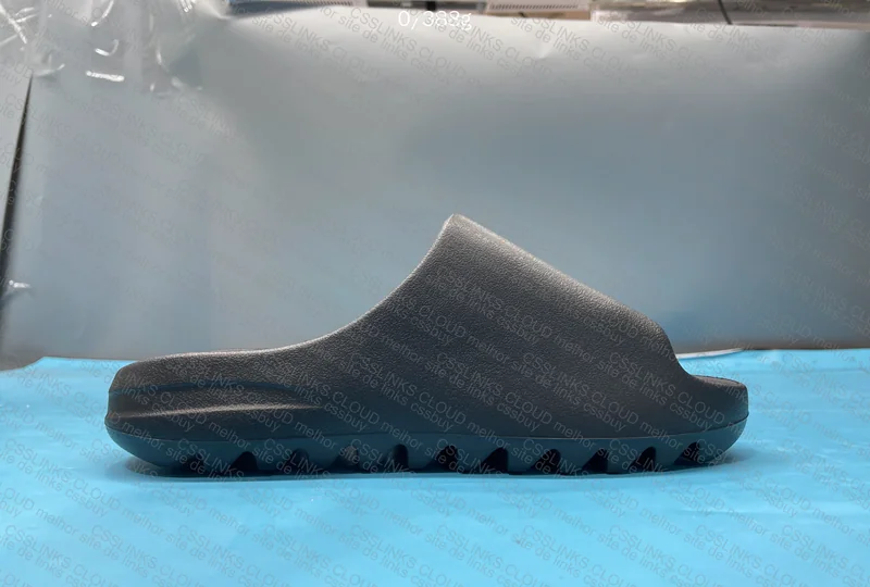 Yeezy Slide LW B grade 5