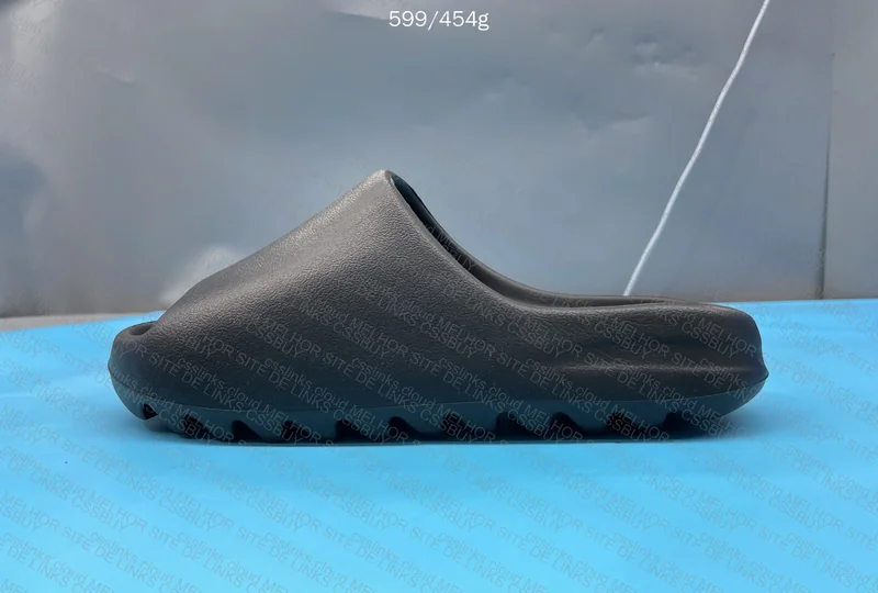 Yeezy Slide LW B Grade 4