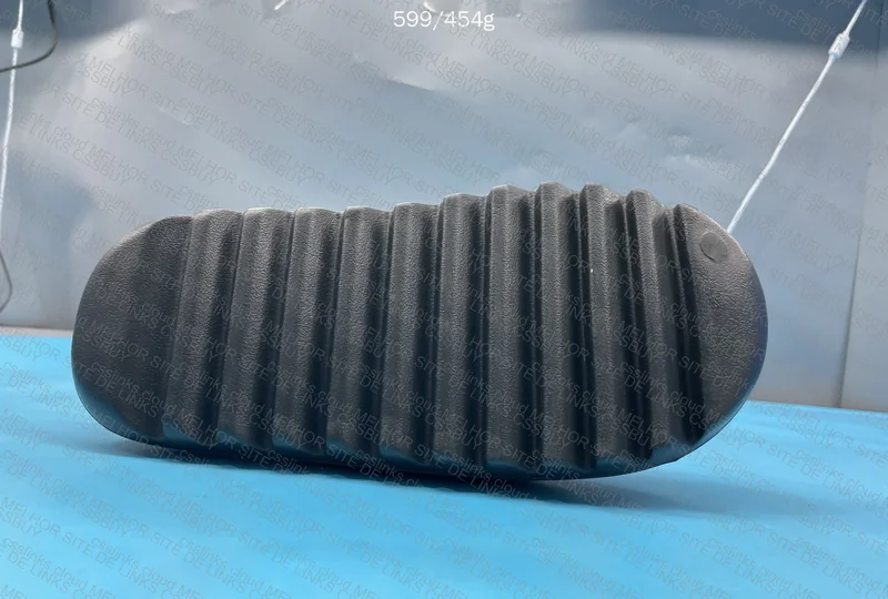 Yeezy Slide LW B Grade 5