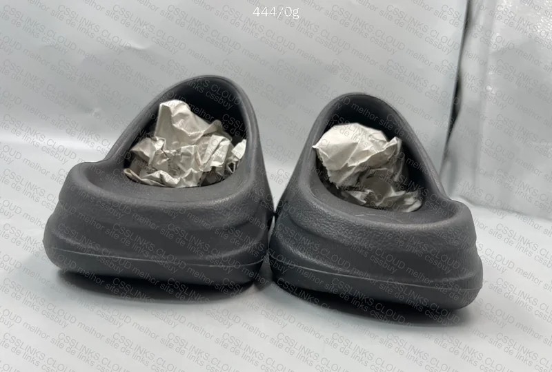 Yeezy Slide LW B Onyx 8