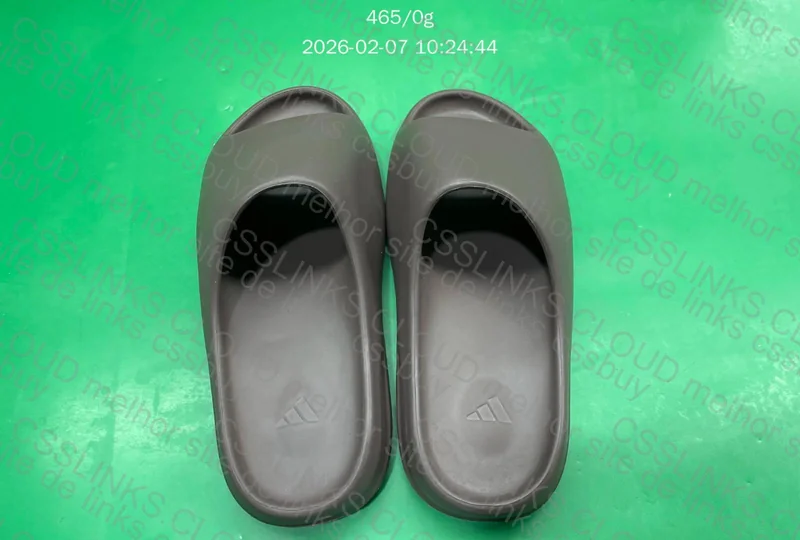 Yeezy slide marrom 2