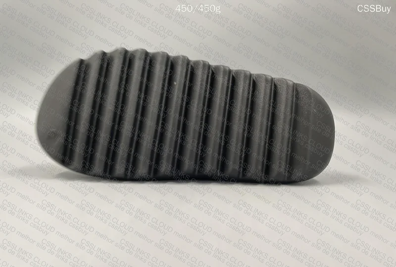 Yeezy slide onix