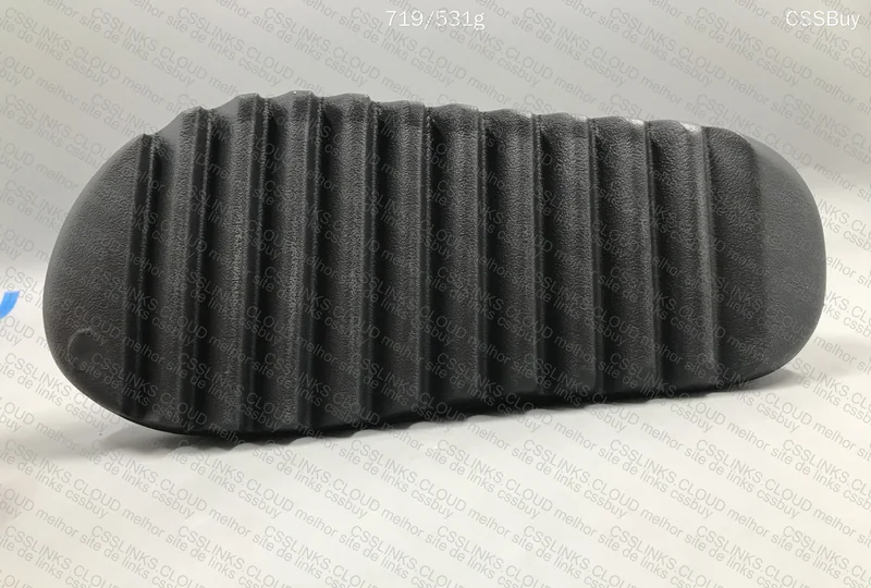 Yeezy Slide Onyx - With Measurement 6