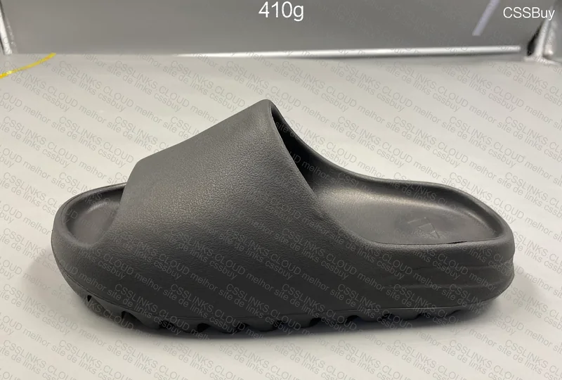 Yeezy Slide - Onyx 3